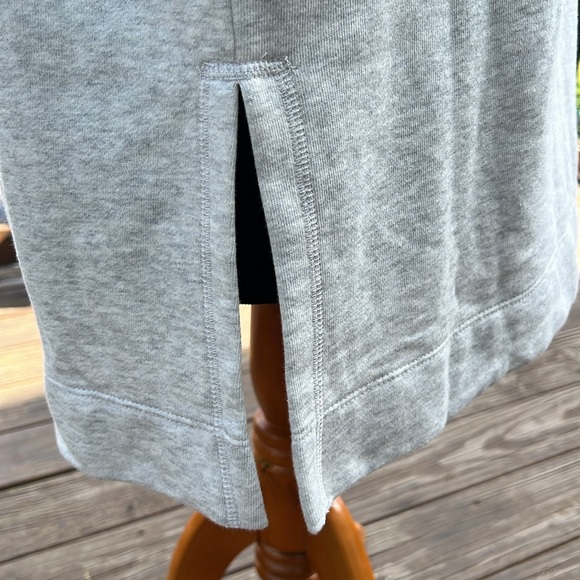 GAP V-neck Sweatshirt - Picture 5 of 15